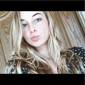 Meet your Posher, Lauren